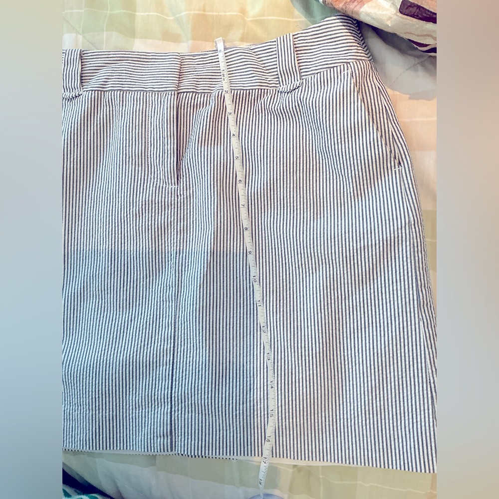 LOFT Gray and White Mini Pencil Skirt - Picture 6 of 11